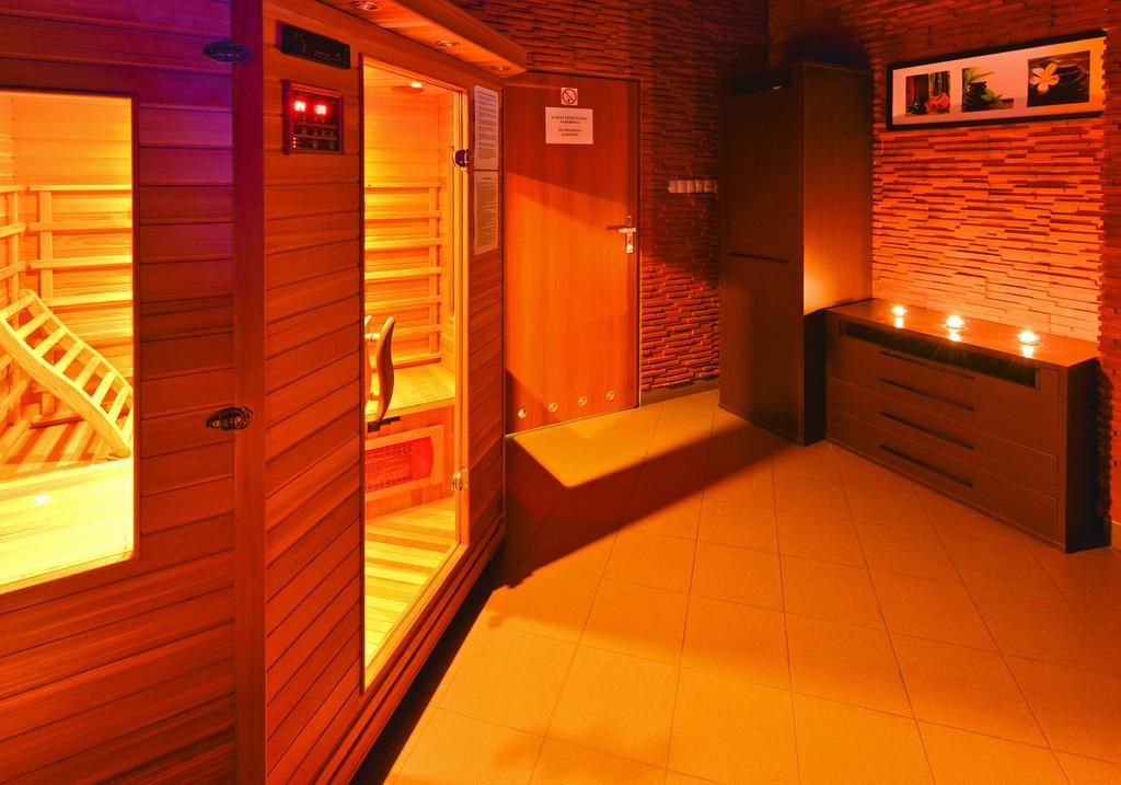 Hotel Capitol Biala Podlaska Ngoại thất bức ảnh