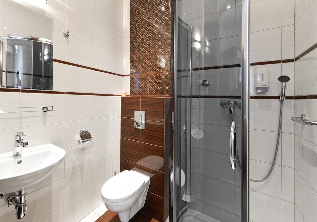 Hotel Capitol Biala Podlaska Ngoại thất bức ảnh