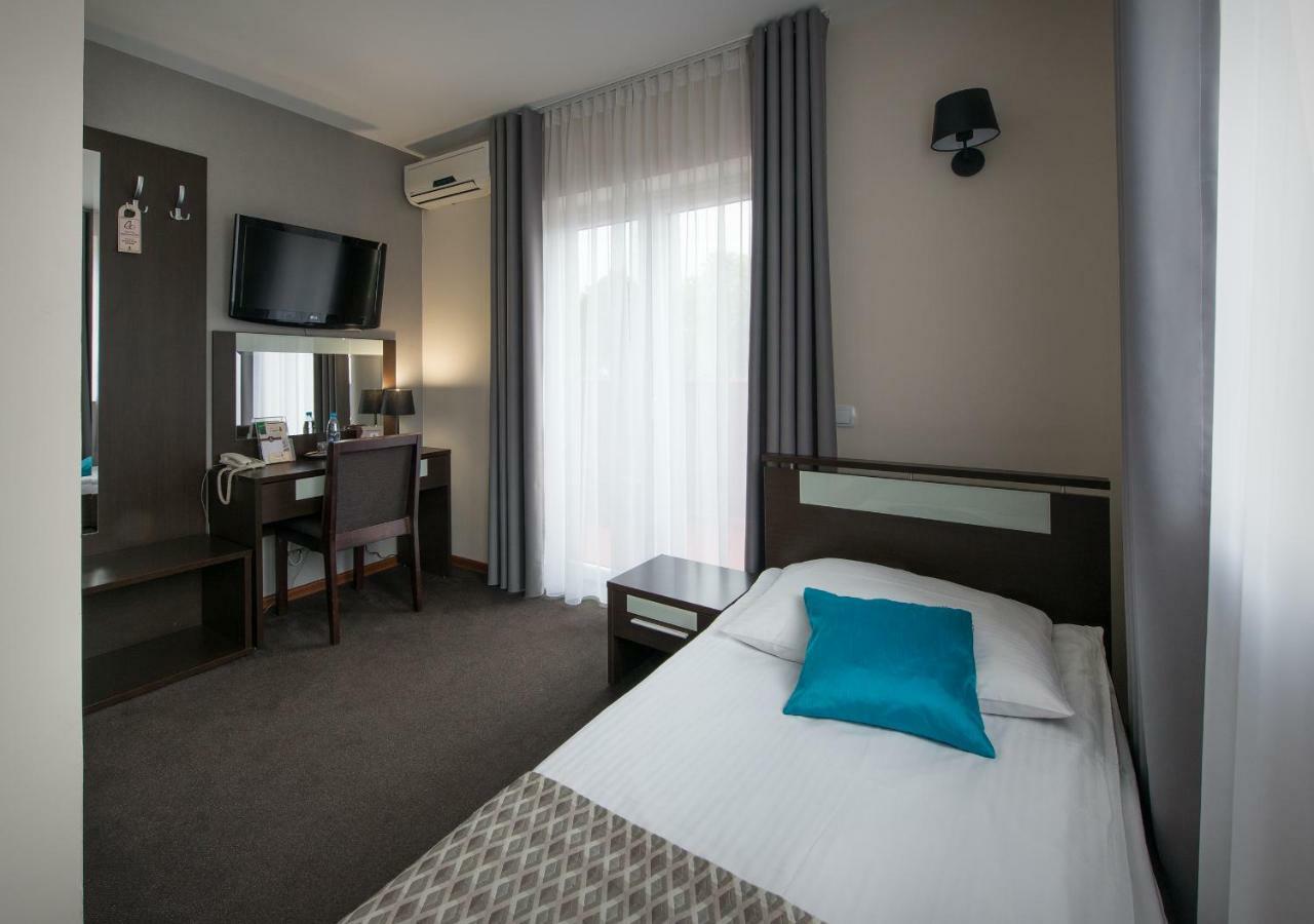 Hotel Capitol Biala Podlaska Ngoại thất bức ảnh