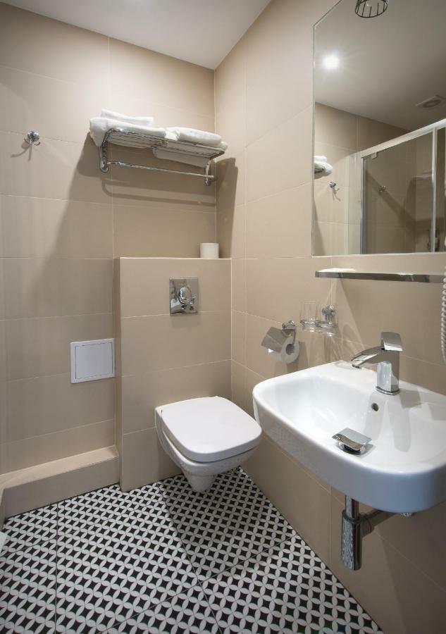 Hotel Capitol Biala Podlaska Ngoại thất bức ảnh
