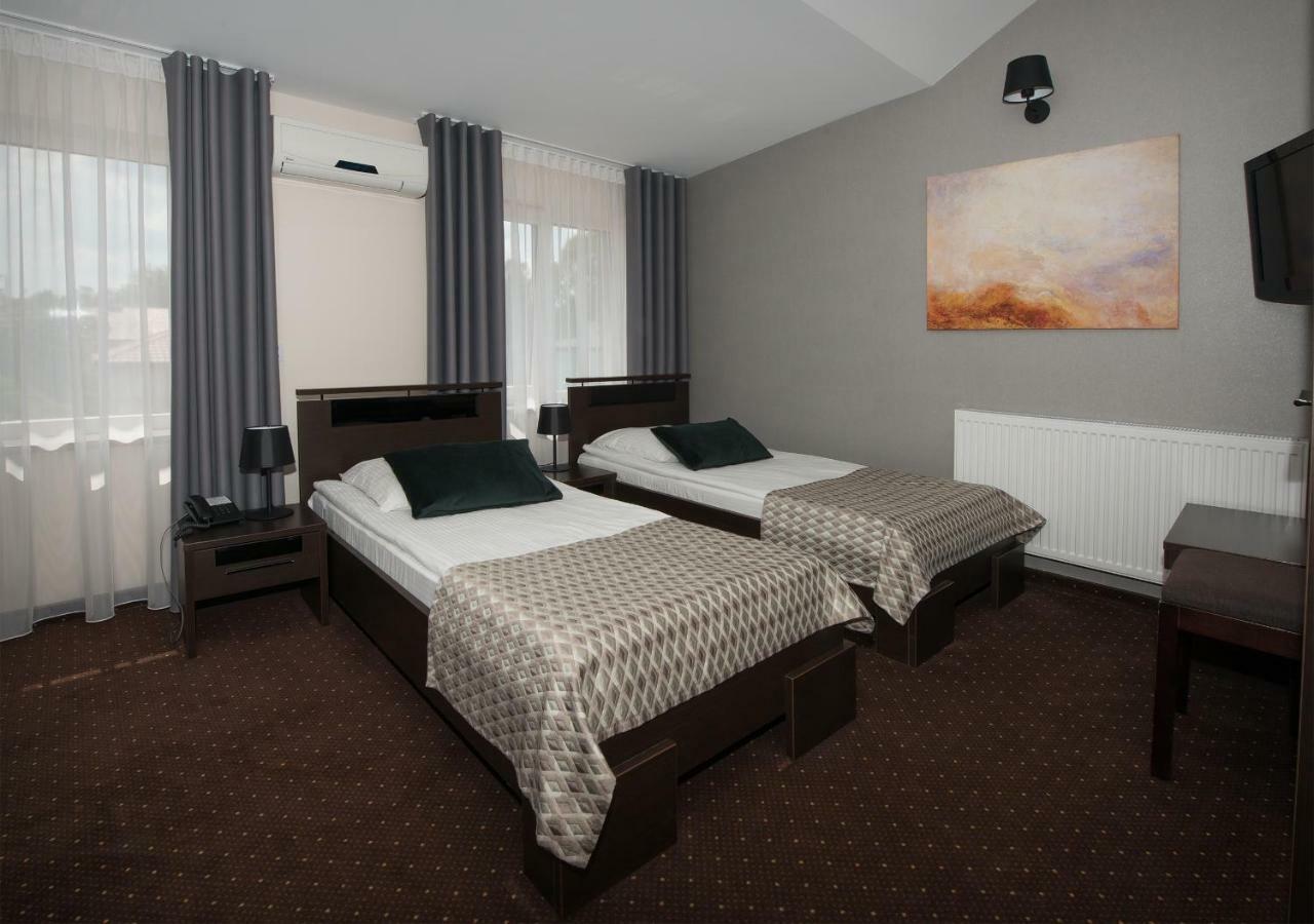 Hotel Capitol Biala Podlaska Ngoại thất bức ảnh