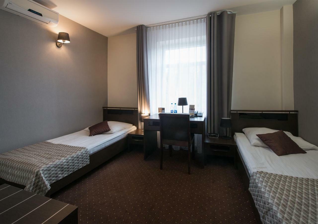 Hotel Capitol Biala Podlaska Ngoại thất bức ảnh