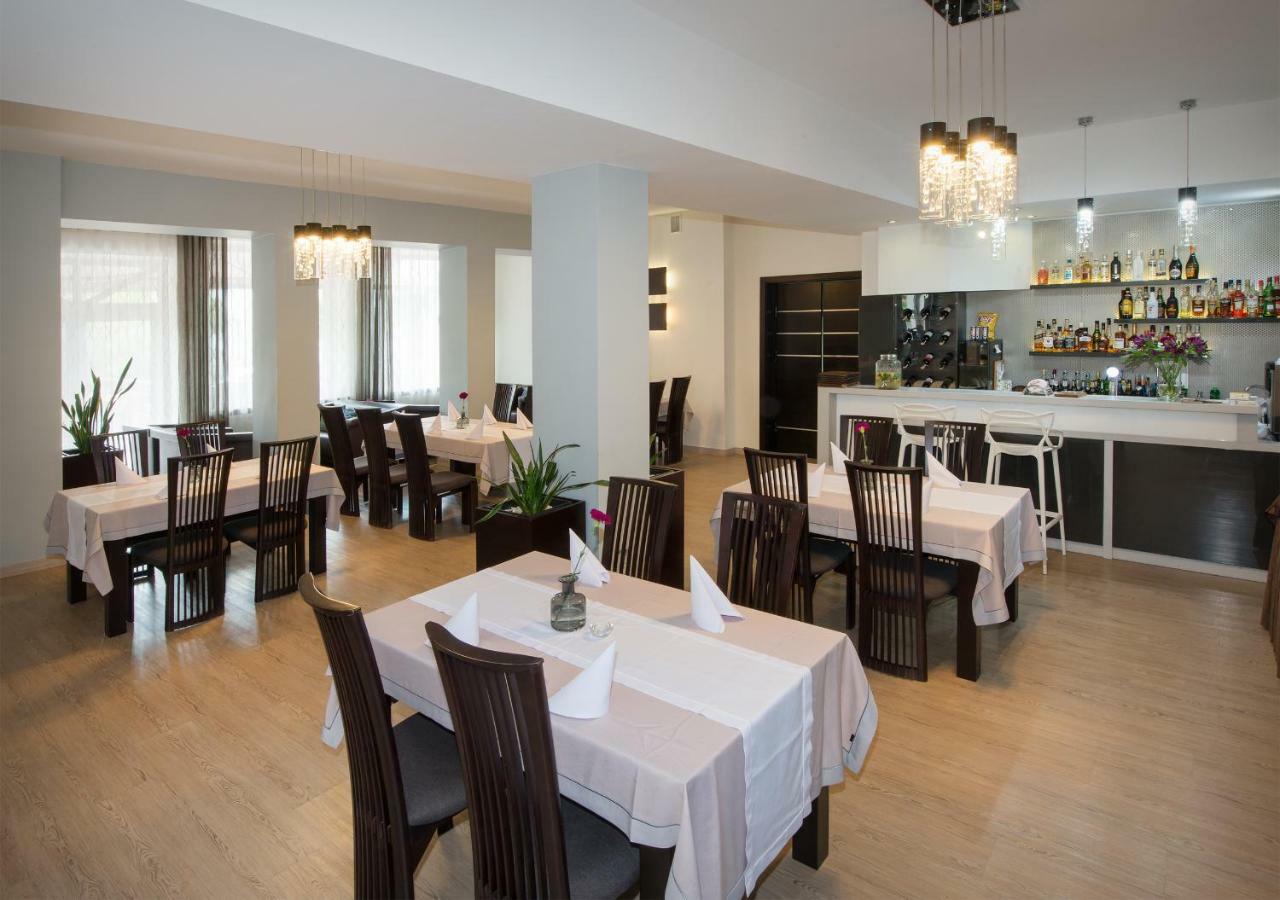 Hotel Capitol Biala Podlaska Ngoại thất bức ảnh